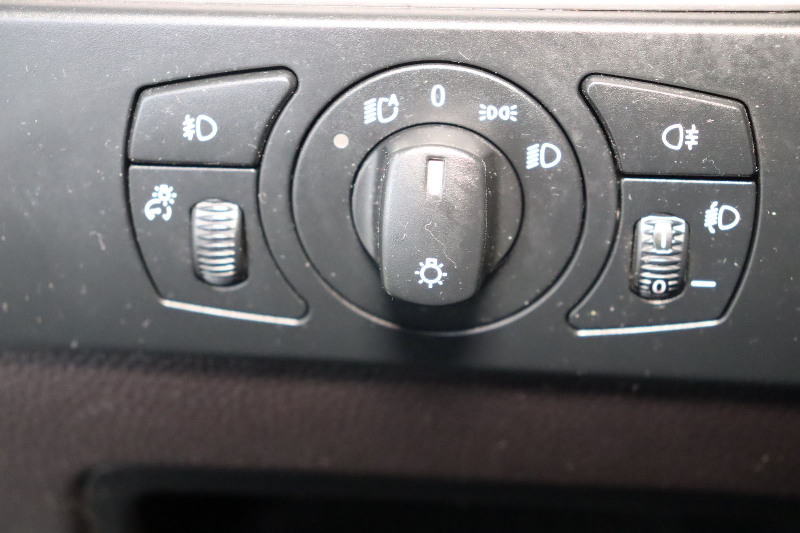 Fahrzeugabbildung BMW 520 i * Sitzhzg. * Tempomat