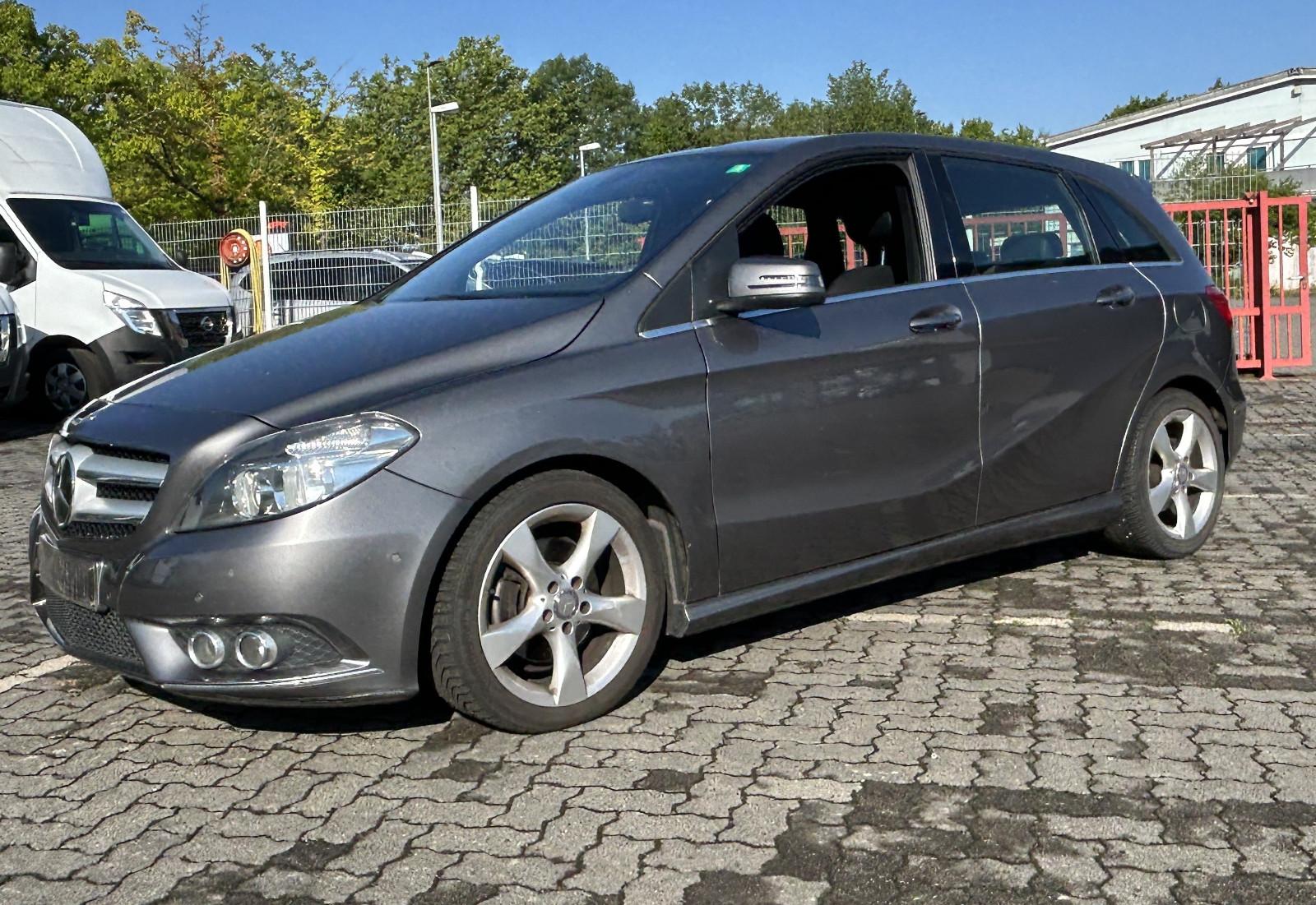 Mercedes-Benz B 200 7G-DCT Sport Nav Standheizung AHK ...
