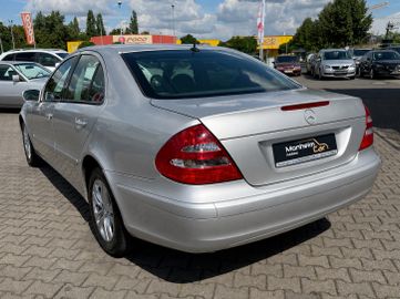 Mercedes E 200 - 4