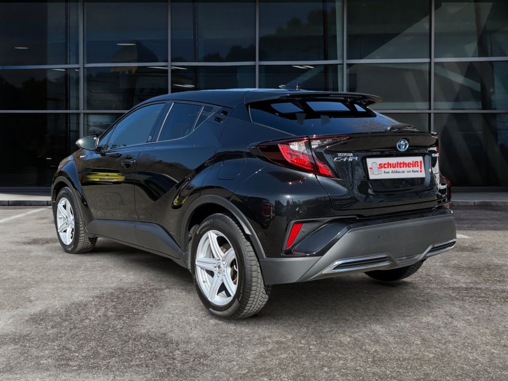 Fahrzeugabbildung Toyota C-HR 2.0 Hybrid Team Deutschland
