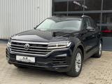 Volkswagen Touareg 3.0TDI 4Motion/LUFT/AHK/LED/RCAM - blaue Volkswagen Touareg