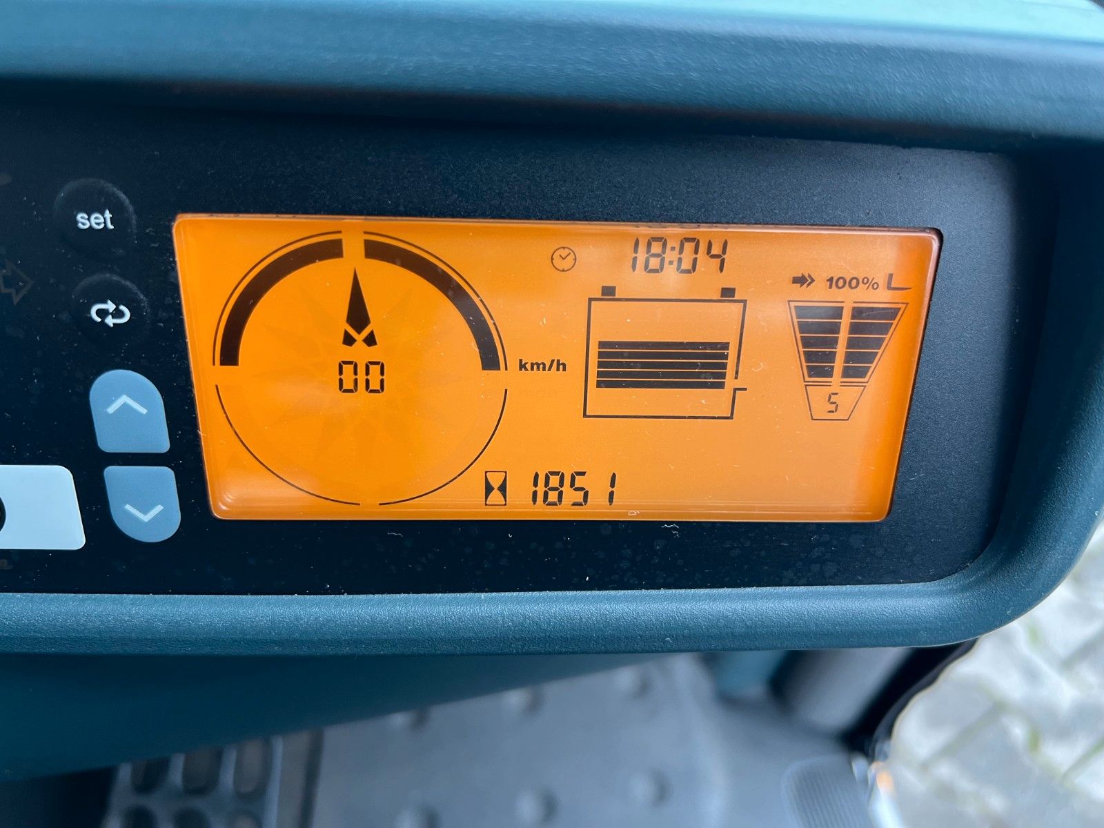 Fahrzeugabbildung Jungheinrich EFG 215 / Triplex 4.25m / 1.851h / Batterie 2023