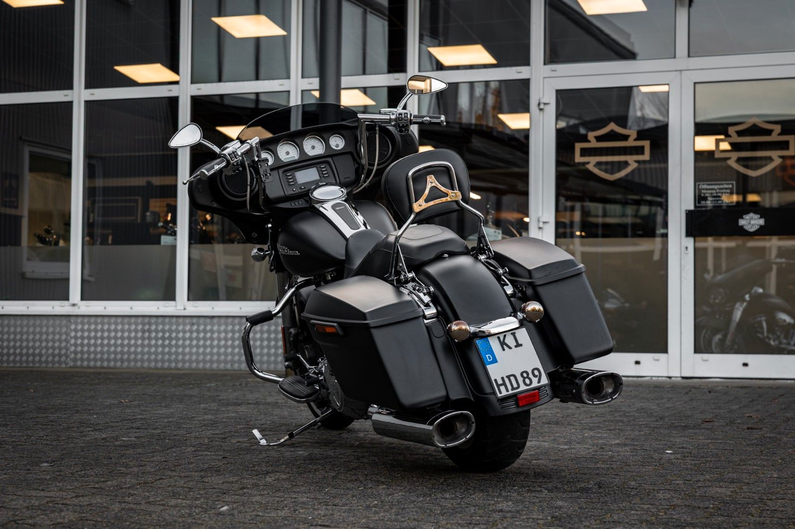 Fahrzeugabbildung Harley-Davidson FLHX Street Glide 103 cui - Vance & Hines - - -