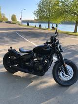 Triumph Bonneville Bobber Black (Oehlins) besser als neu - MOTORRAD BOBBER