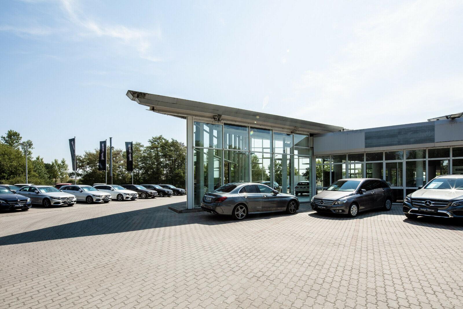 showroom-image-bottom