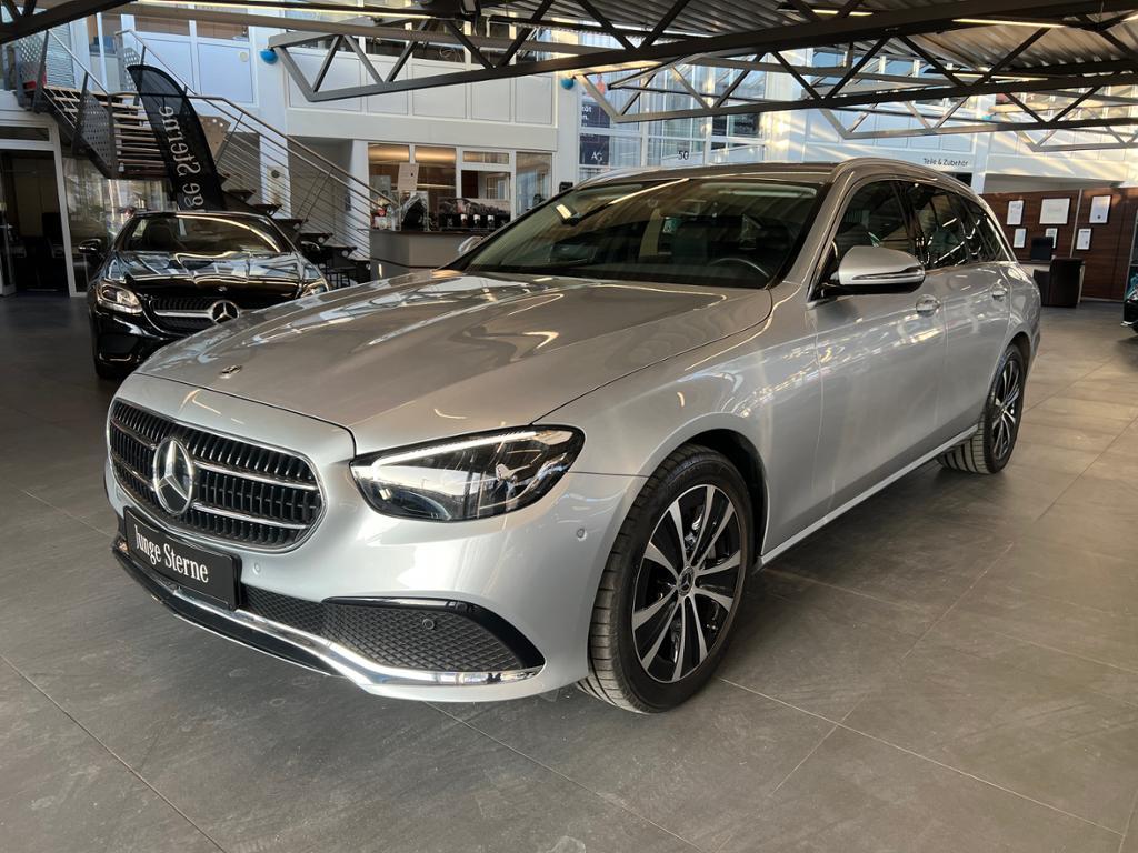 Mercedes-Benz E 300 T de MBUX Widescreen Kamera Avantgarde
