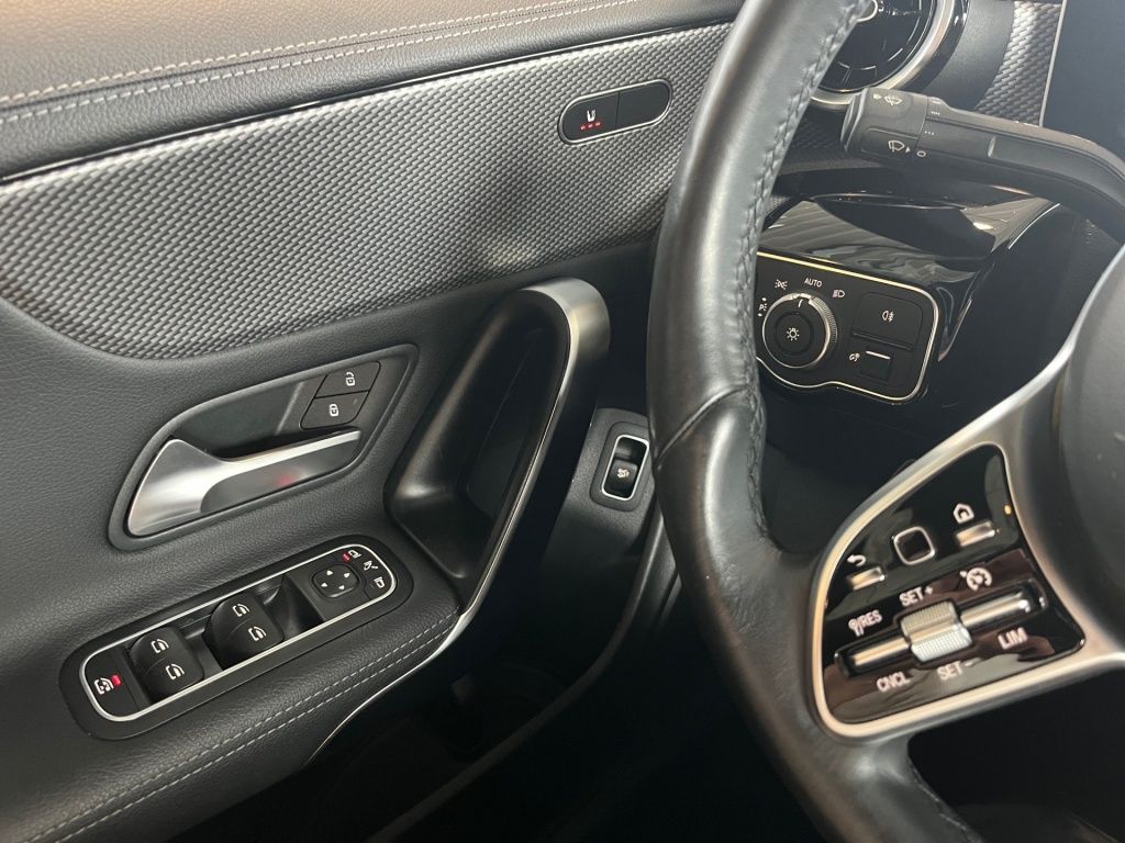 Fahrzeugabbildung Mercedes-Benz CLA 250 Coupé Progressive Pano 360° LED KeyLess