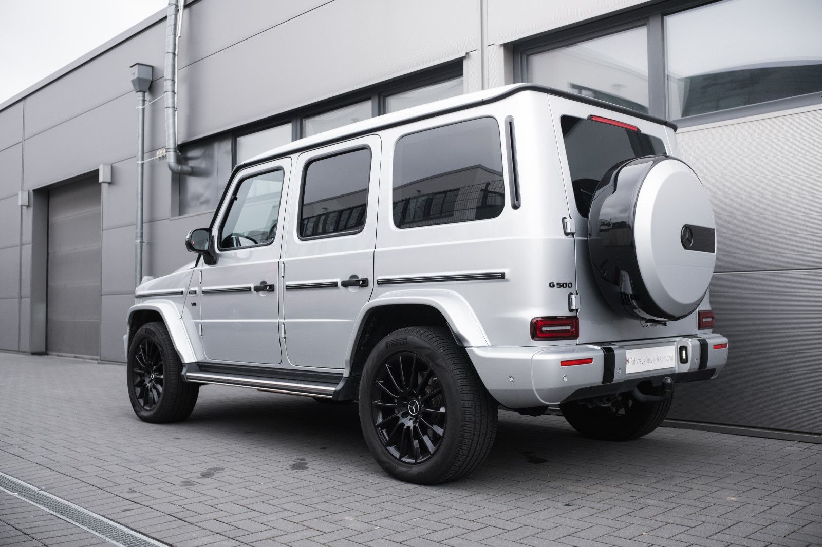 Fahrzeugabbildung Mercedes-Benz G 500-Burmester-Manufaktur-Leder-Night-Paket