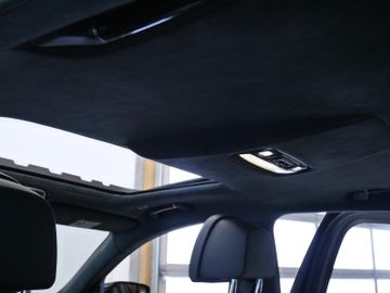 BMW 750 - 12