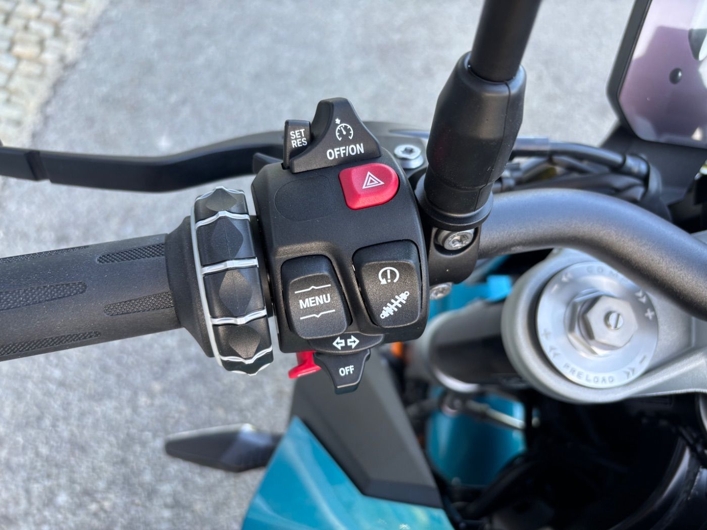 Fahrzeugabbildung BMW F 900 R 2 Pakete