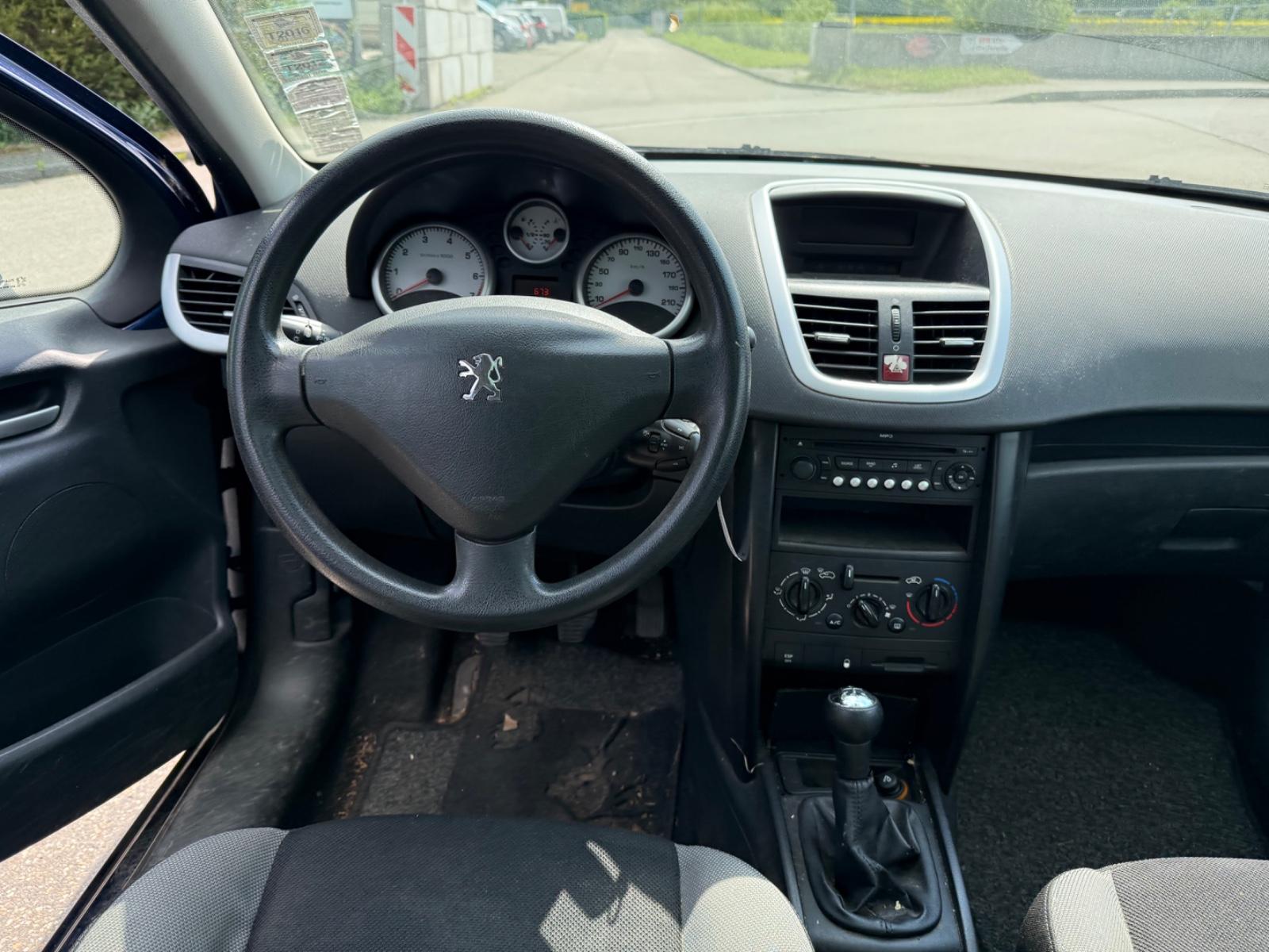 Peugeot 207 2008 — photo 10