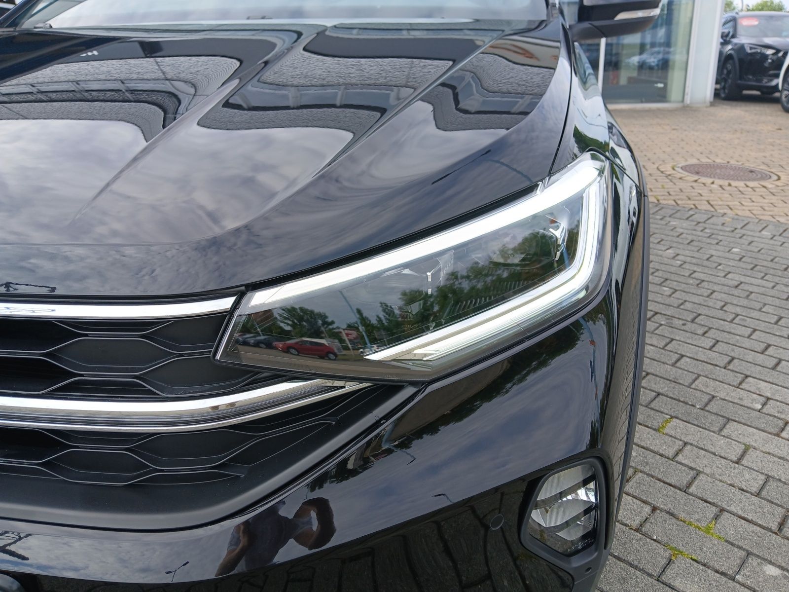 Fahrzeugabbildung Volkswagen Taigo Life TSI DSG IQ.Light ACC SHZ RearView 17"