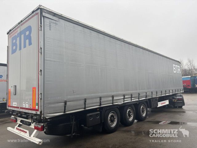 Kässbohrer Curtainsider Standard