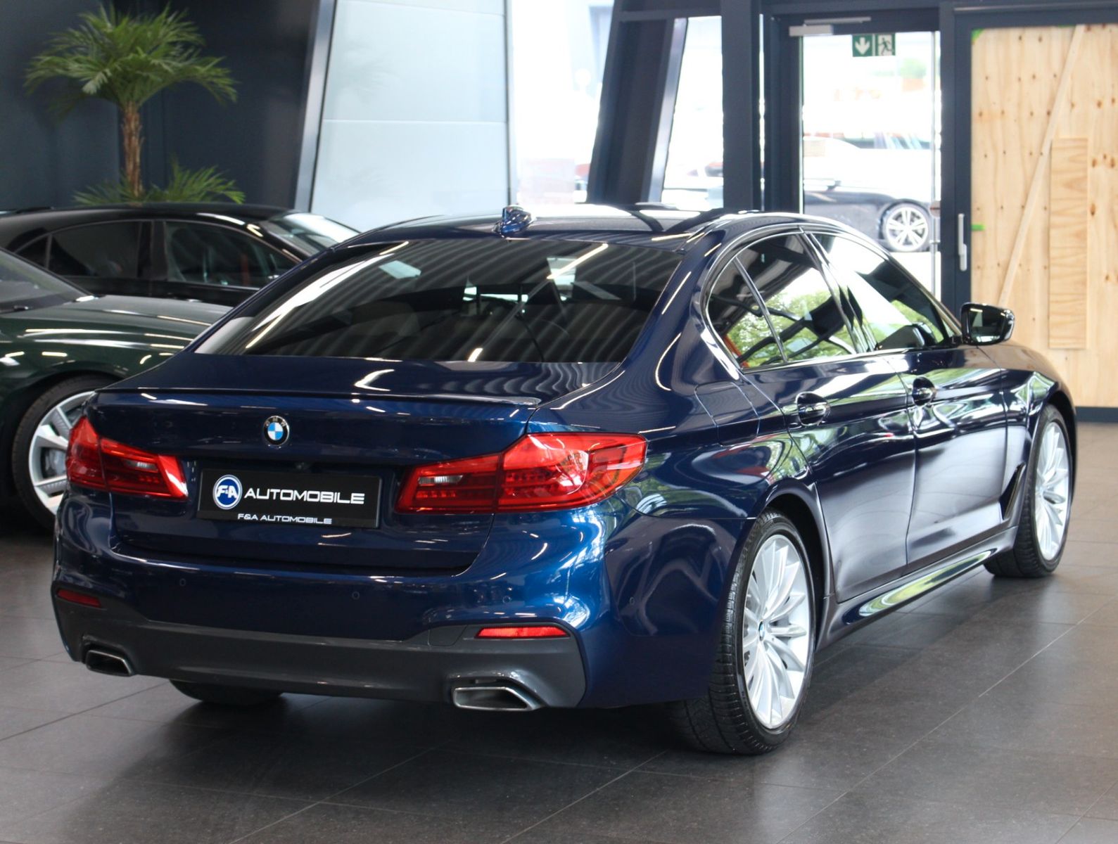 Fahrzeugabbildung BMW 530i  M-Sportpaket*Head-UP*Kamera*2.Hand