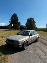 BMW E30 Coupé 320i - BMW 320 mit Benzin-Antrieb: Coupe, E30 320i