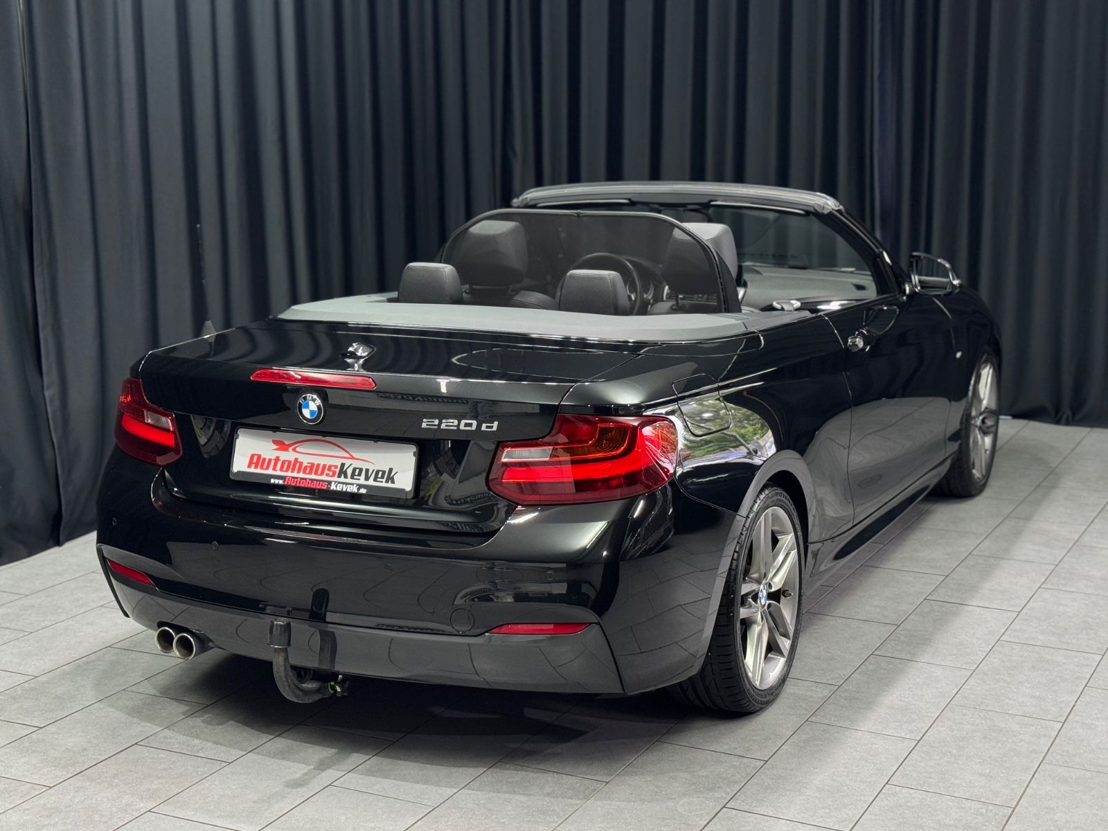 Fahrzeugabbildung BMW 220d Cabrio M Sport|LEDER|NAVI|AUTOMATIK|AHK|