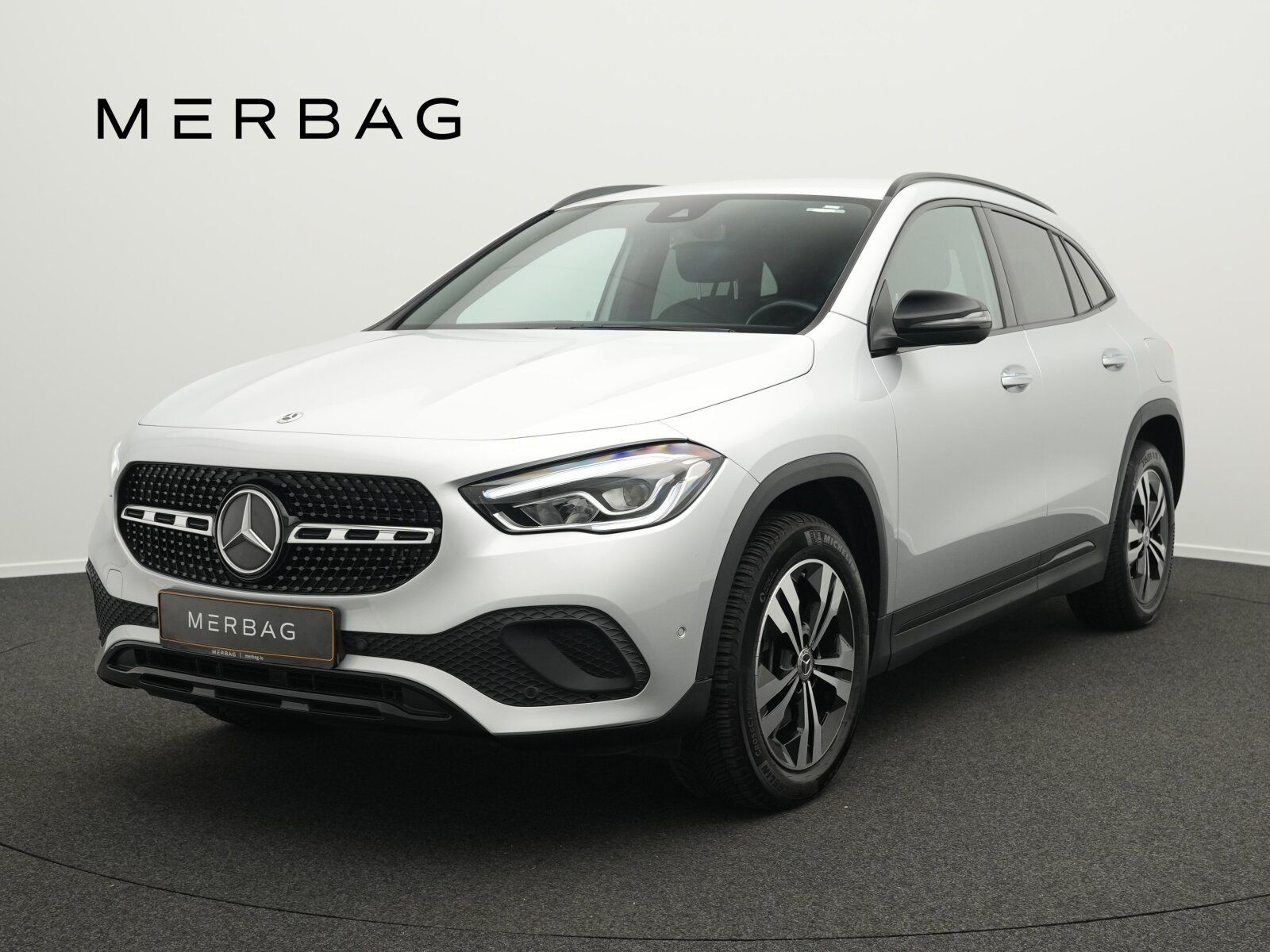 MERCEDES-BENZ GLA 250 e Progressive Kamera+LED+Night+18"+MBUX