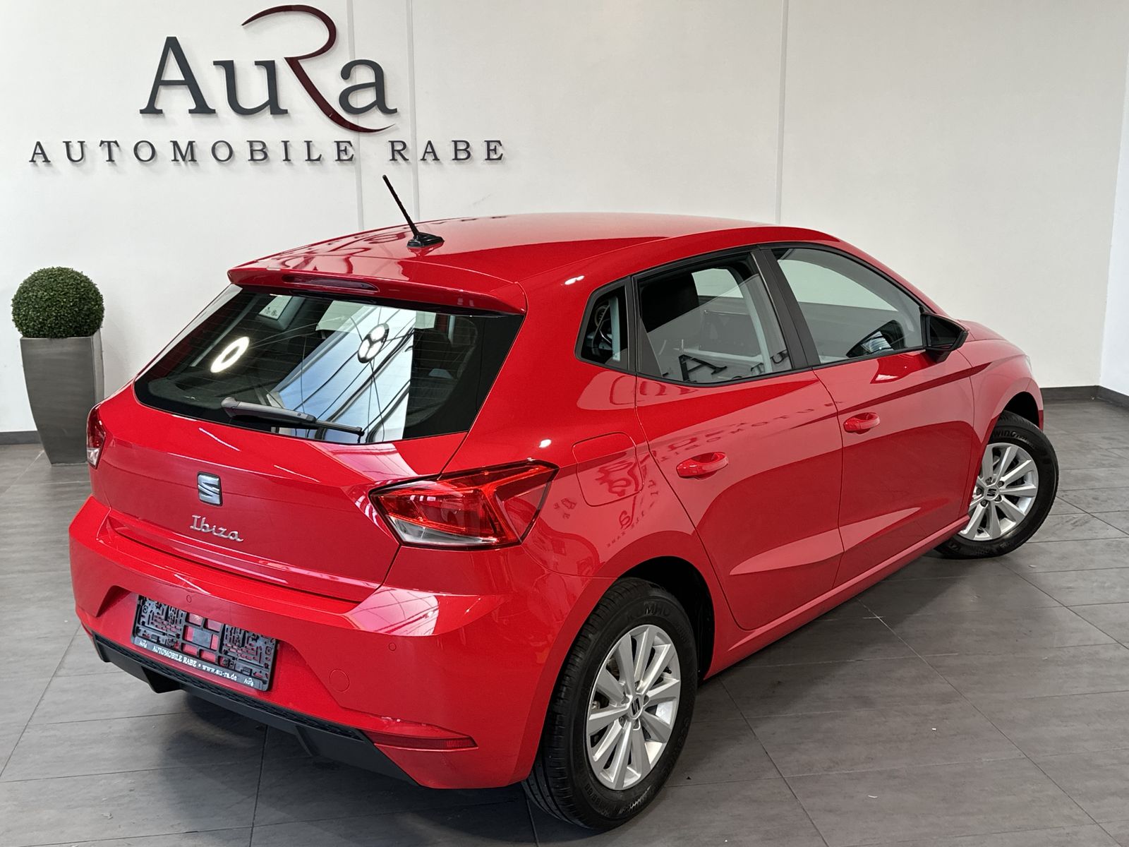 Fahrzeugabbildung SEAT Ibiza 1.0 TSI Style 5-Türer NAV+LED+CARPLAY+1HD