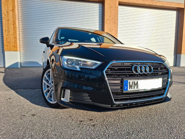 AUDI Sportback 1.0 TSFI Sport / Navi / Bi-Xenon / PDC