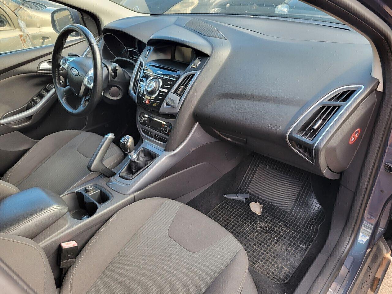 Ford Focus 2012 — photo 5