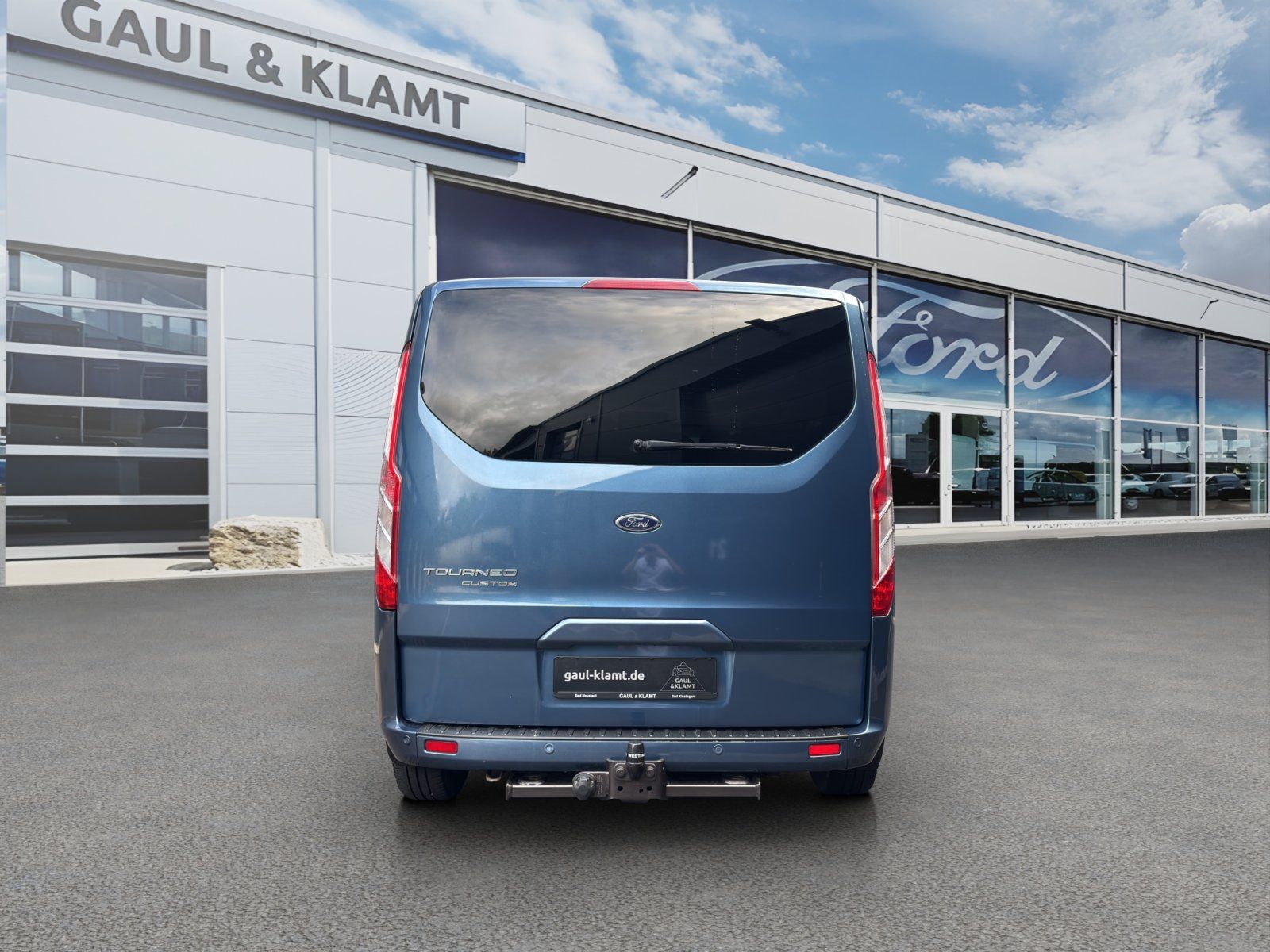 Fahrzeugabbildung Ford Tourneo Custom 2.0 TDi 320 L1 Titanium