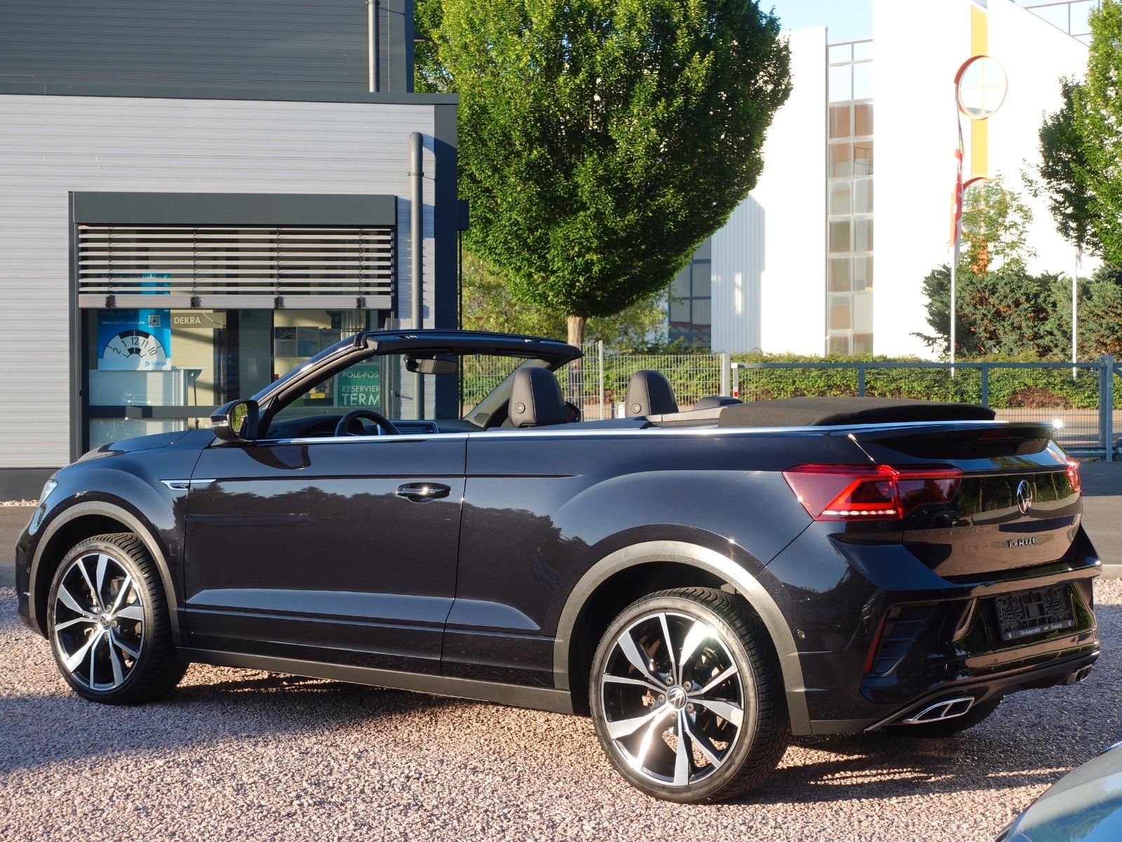 Fahrzeugabbildung Volkswagen T-Roc Cabriolet 1.5 TSI DSG R-Line AHK/Matrix/