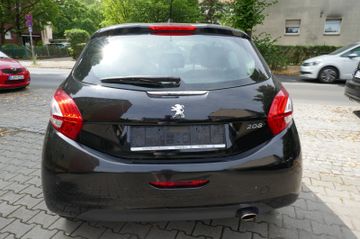 Fahrzeugabbildung Peugeot 208 Allure, Navi, Sitzheizung