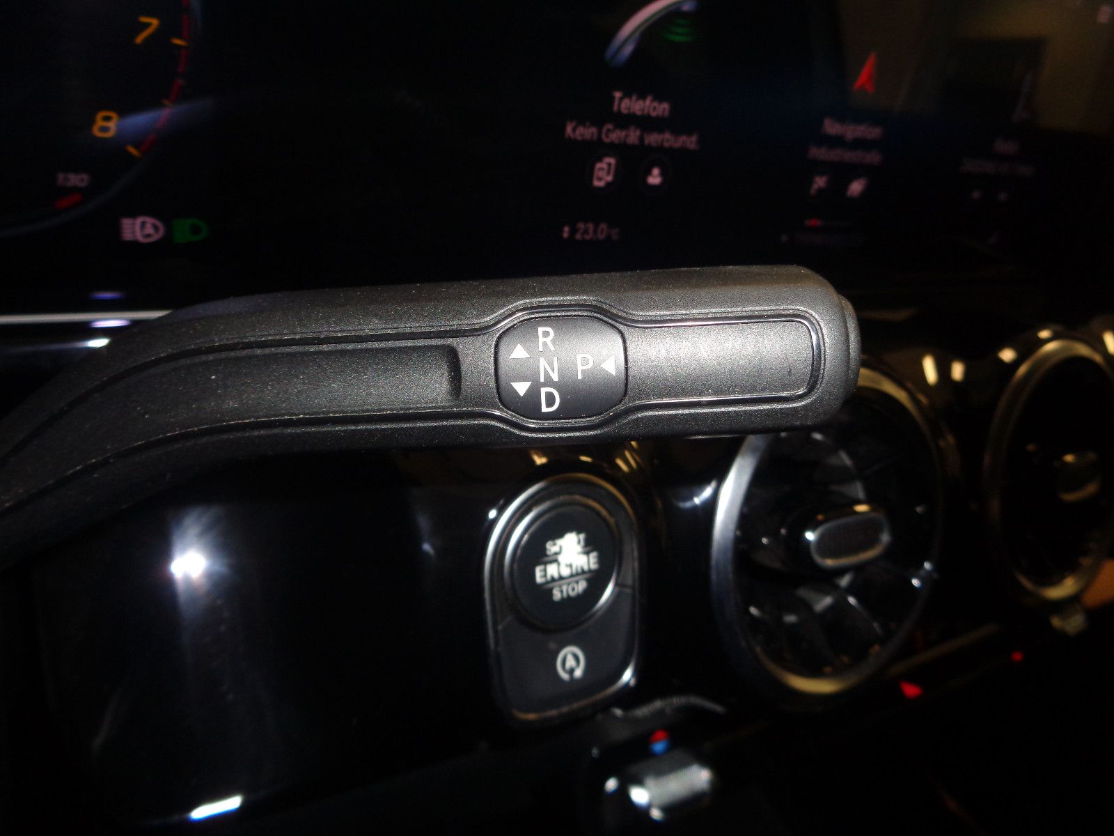 Fahrzeugabbildung Mercedes-Benz B 180/Navi/Klima/AHK/Digitales Cockpit/MultiBeam