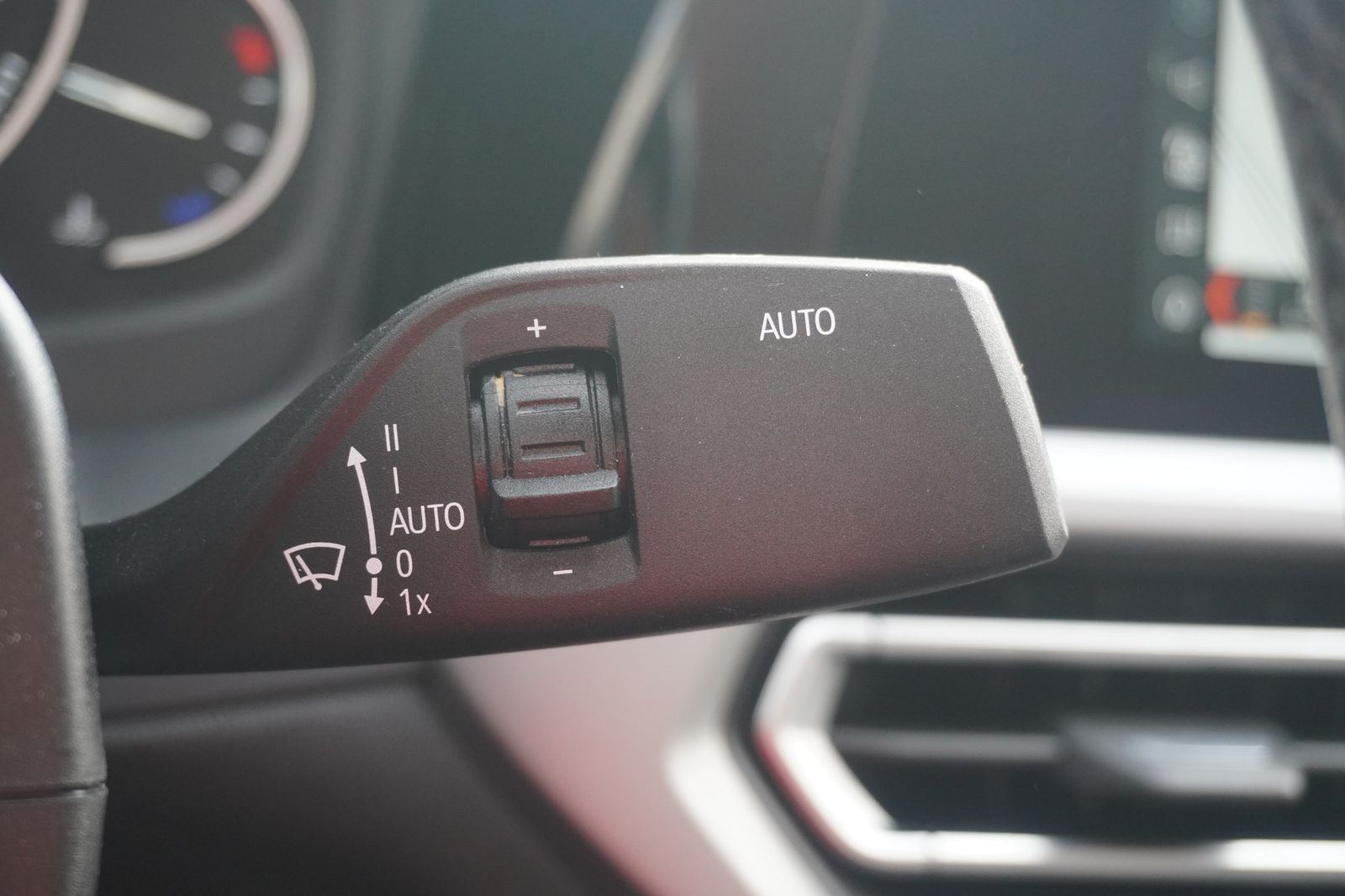 BMW 320i Advantage LED Navi Digitales Cockpit PDC foto 22
