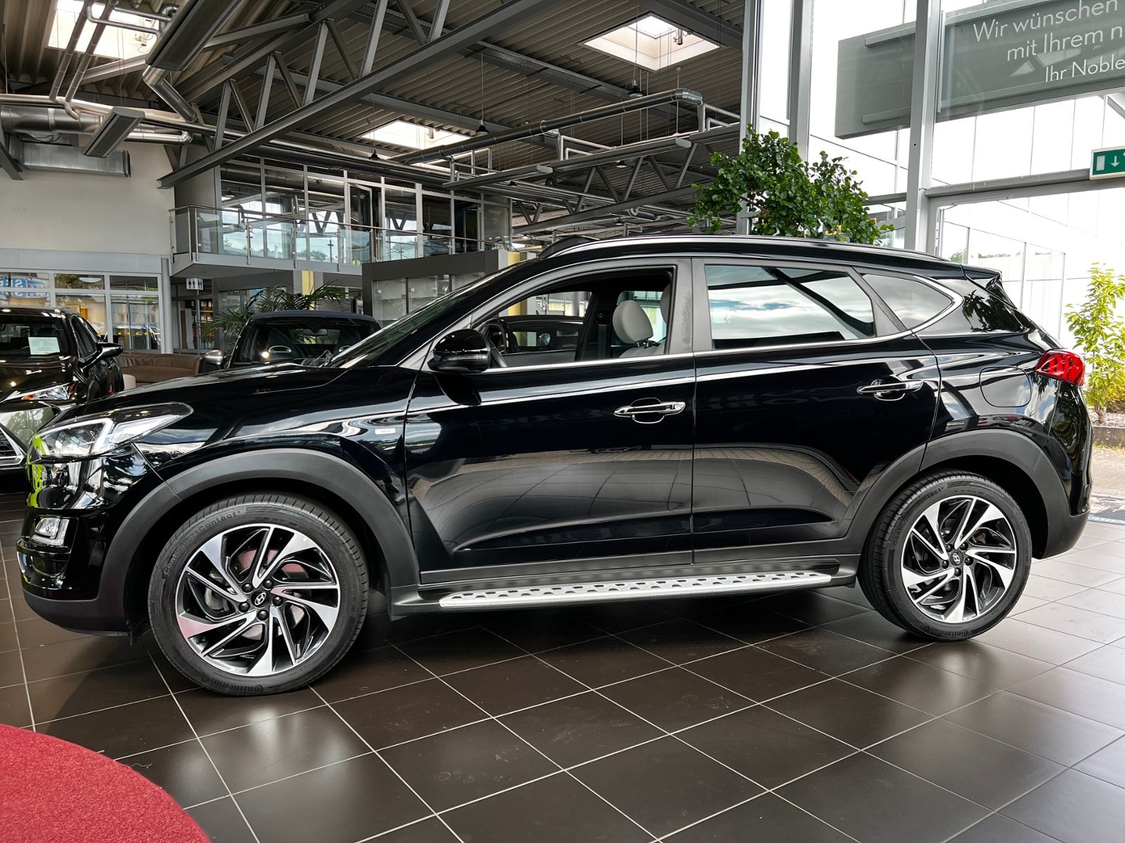 Fahrzeugabbildung Hyundai TUCSON Premium 4WD PANO LED LEDER