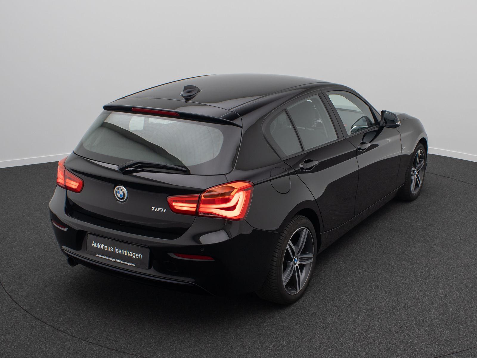 Fahrzeugabbildung BMW 118i Sport Line LED NaviBusiness Lordos Tempomat