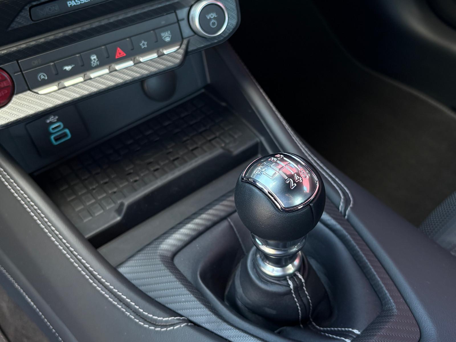 Ford MUSTANG GT 5.0 V8 COUPE NEUES MODELL NUR 3.332KM