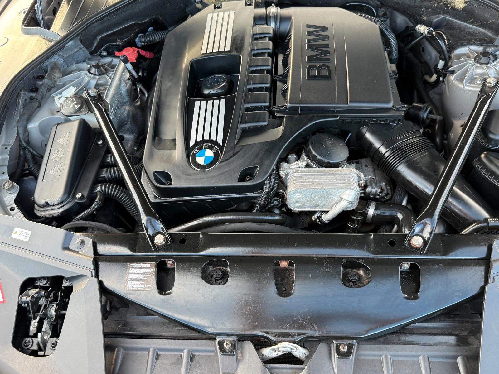 BMW 740i | 326 ch | BVA | Affichage tête haute | Régulateur adaptatif | Sièges ventilés/massants | Chauffage auxiliaire | TV / divertissement arrière
