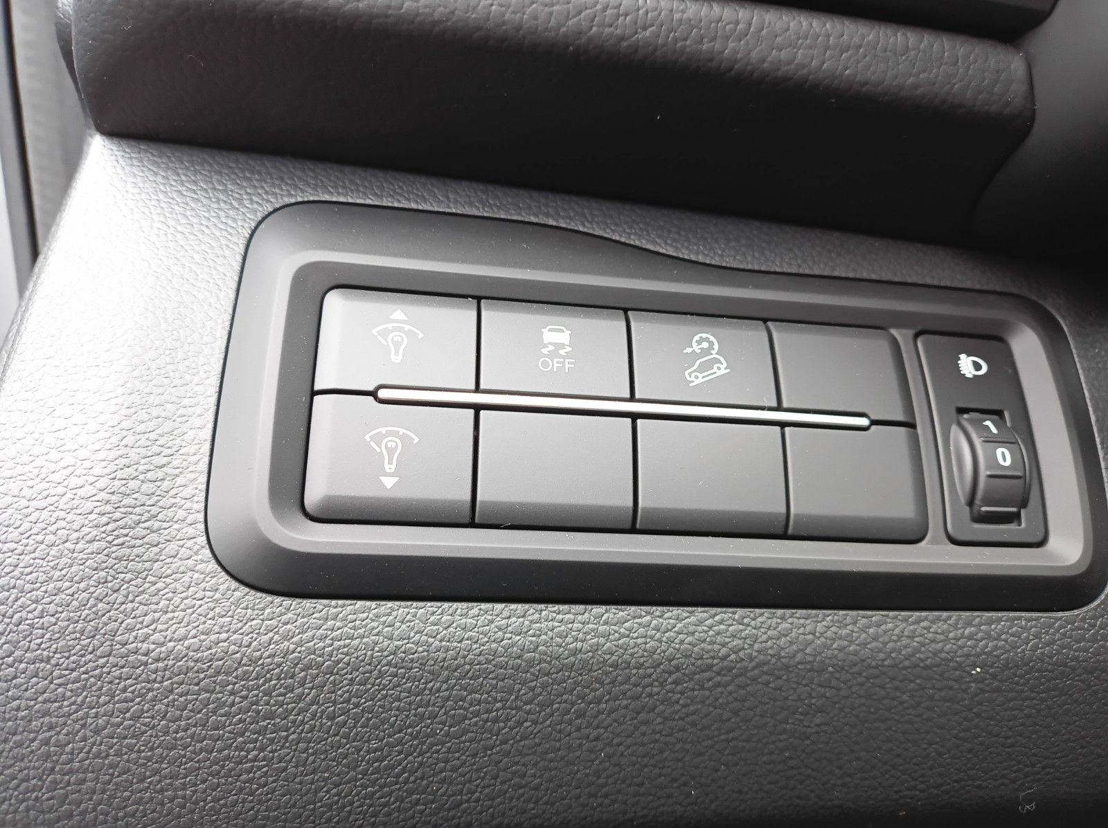 Fahrzeugabbildung KGM TIVOLI 1.5 NOMAD+AUTOMATIK+LM FELGEN+ANDROID++++