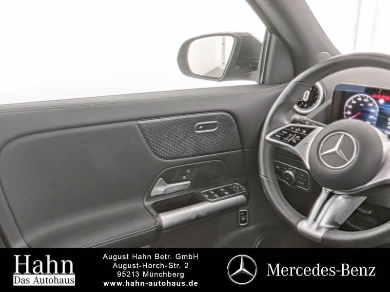 Fahrzeugabbildung Mercedes-Benz GLA 200 PROGRESSIVE/NIGHT/LED/AHK/KAMERA/WINTER/