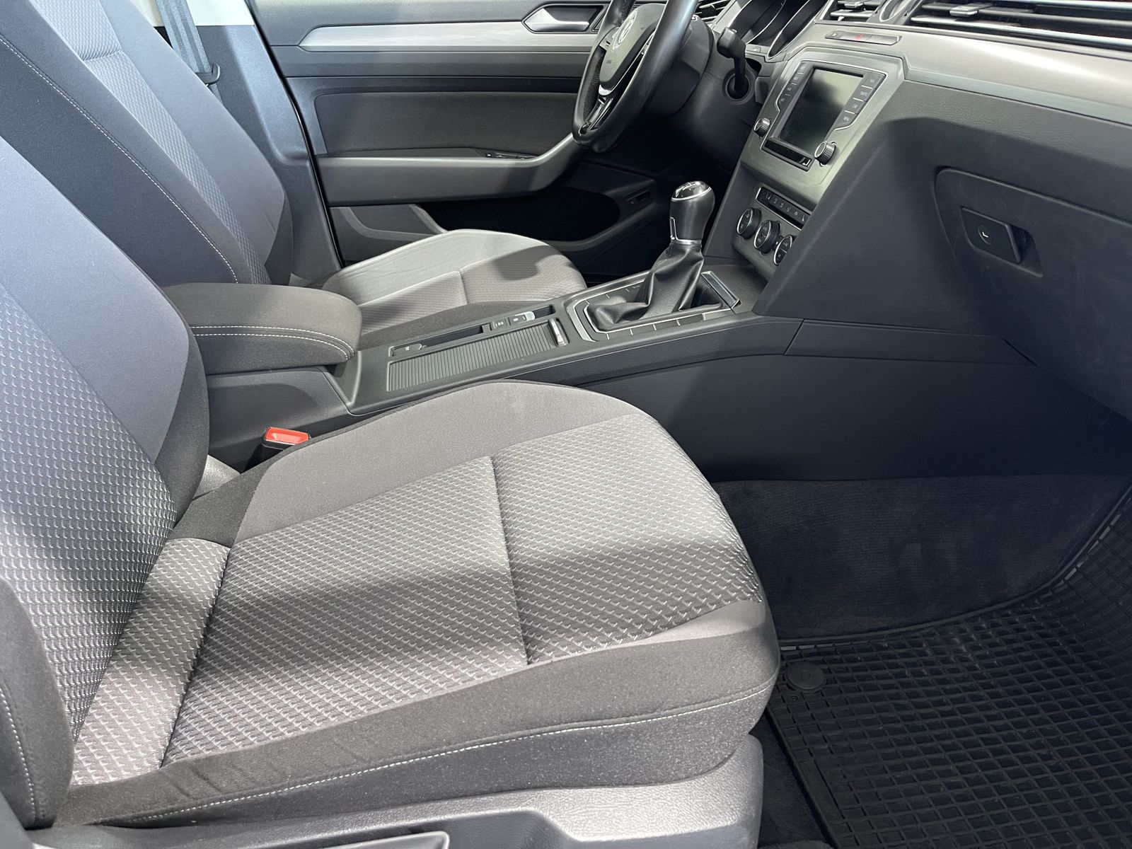 Fahrzeugabbildung Volkswagen Passat Variant 2.0 TDI Trendline*AHK*ACC*Navi*