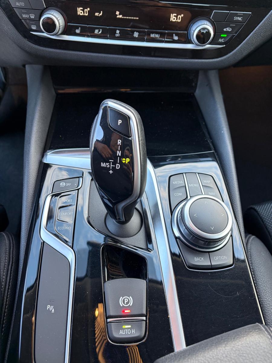 BMW 520 i M SPORT LINE LIMOSINE*NAVI*LED*20 ZOLL*