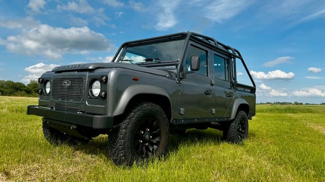 Land Rover Defender 110 TD4 Pick-Up with external rollcage