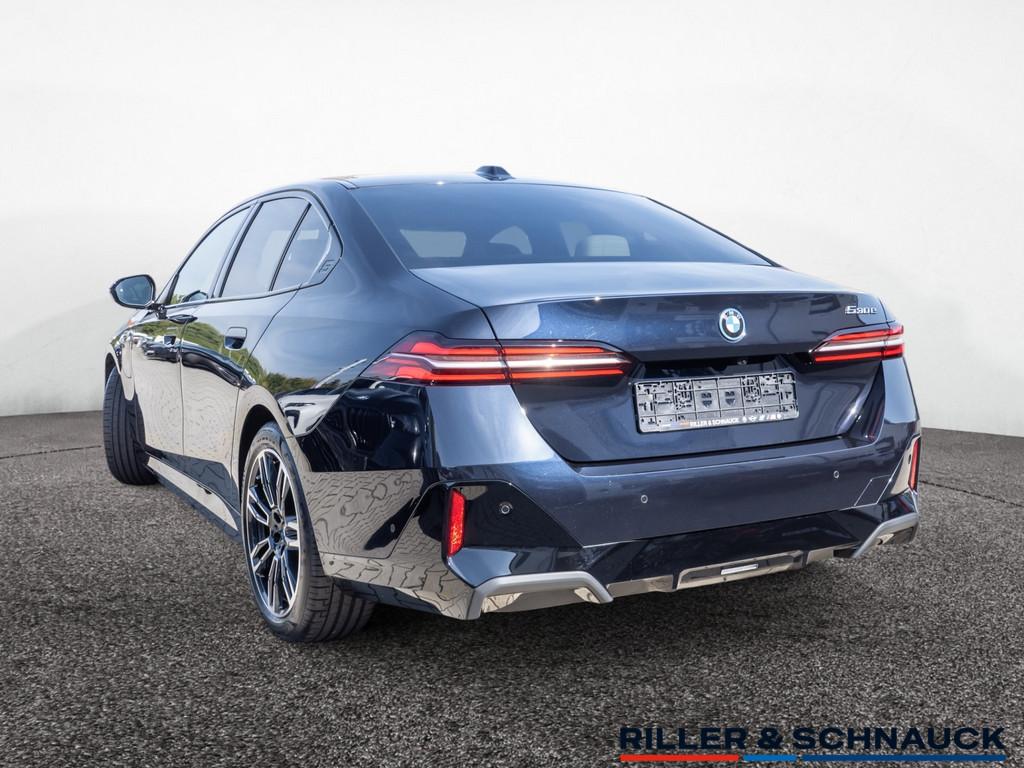BMW 530e M-Sport NAVI AHK ACC HUD SITZBELÜFTUNG 360°