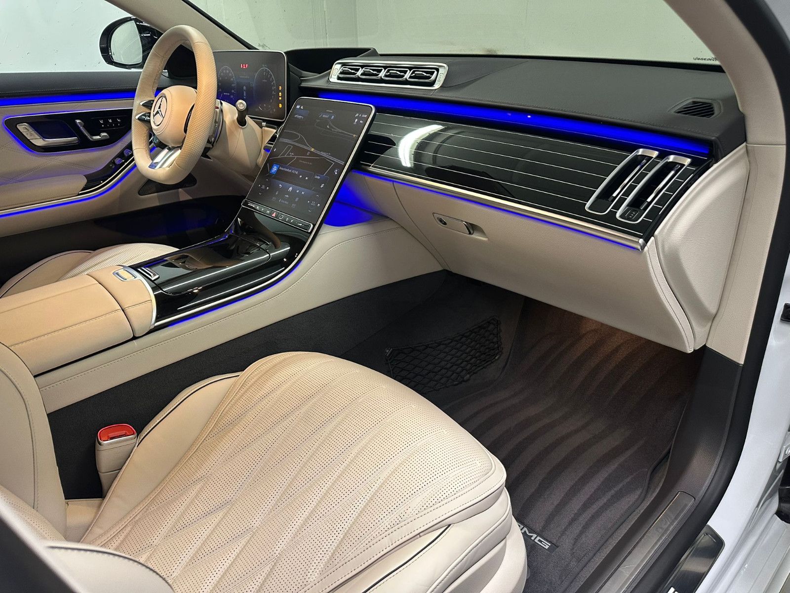 Fahrzeugabbildung Mercedes-Benz S 63 E Performance L  *KERAMIK*PANORAMA*TV*
