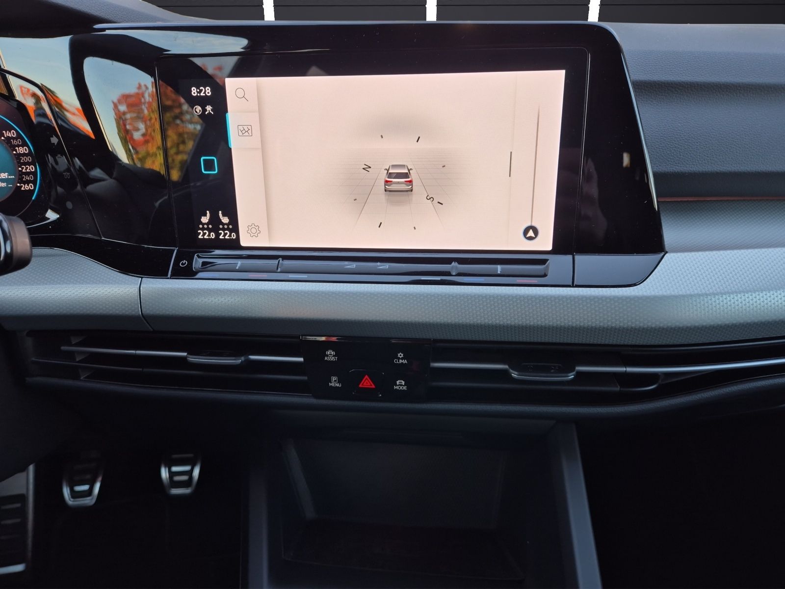 Fahrzeugabbildung Volkswagen Golf VIII Variant TSI Move 1,99% LED AHK Navi AI