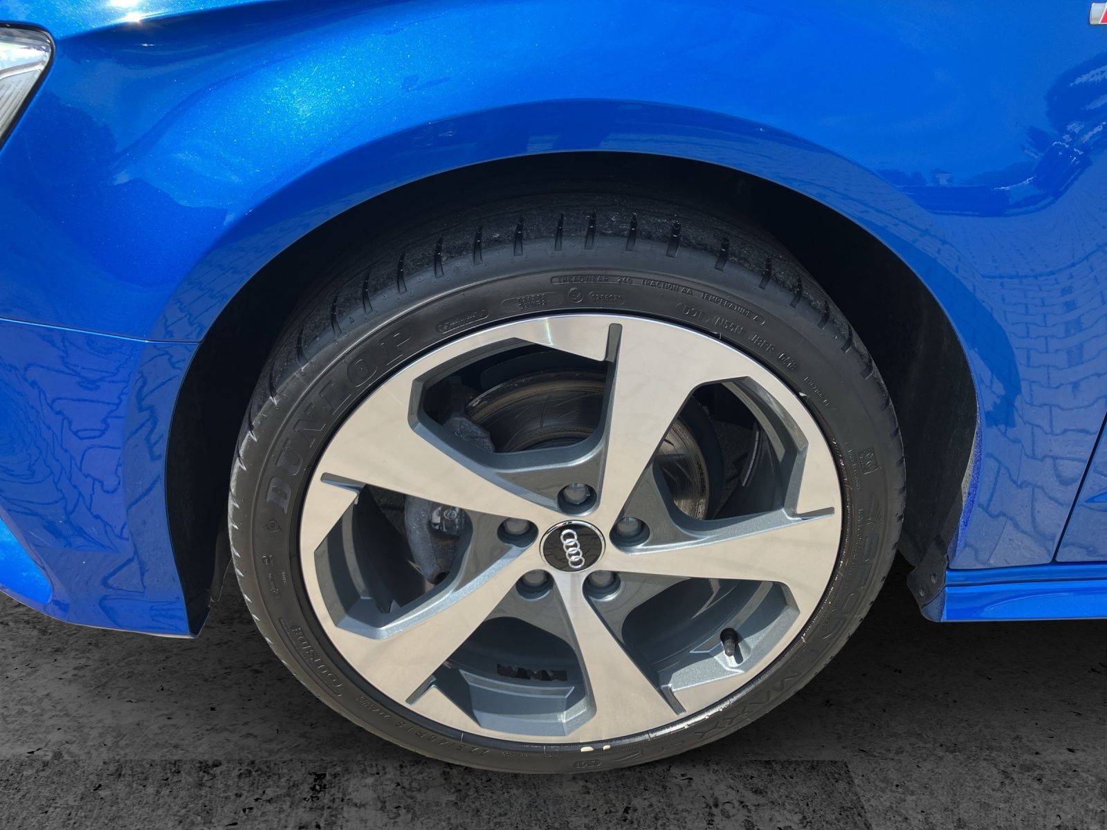 Fahrzeugabbildung Audi A3 Sportback S-Line S-tronic LED Navi ACC SHZ PD