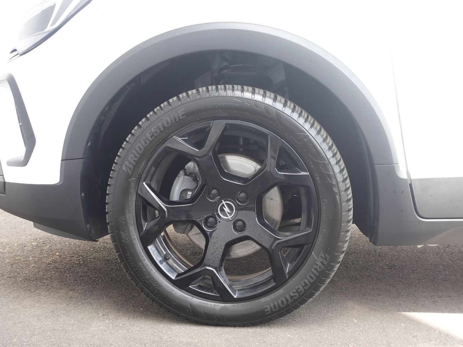 Fahrzeugabbildung Opel Crossland Elegance 1.2T,Navi,Kamera,Sitzhz,Allw.