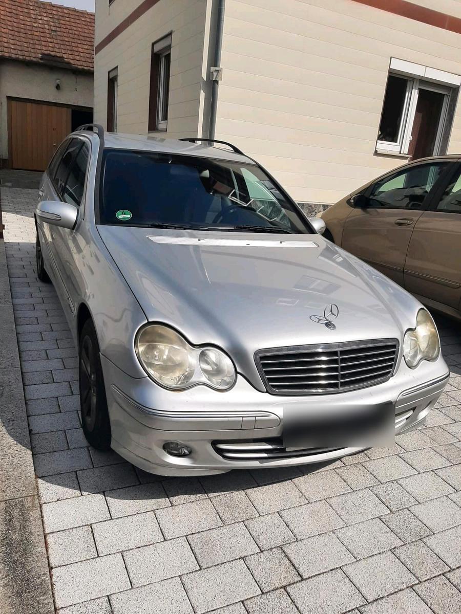 Mercedes-Benz C220 2005 — photo 9