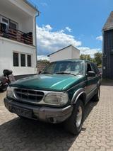 Ford Explorer  Benzin u. Gas - Ford Explorer: Gas