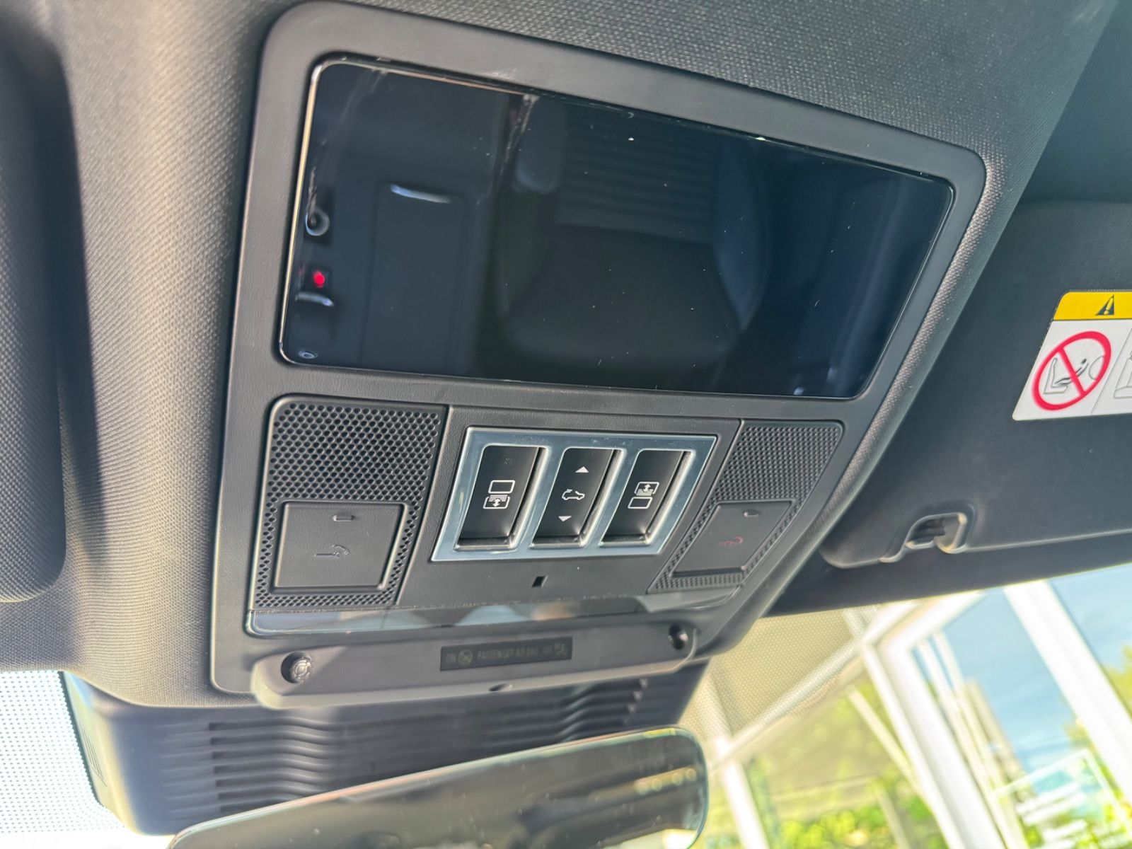 Fahrzeugabbildung Land Rover Discovery  R-Dynamic AWD/7-SITZER/360'°Cam/AHK