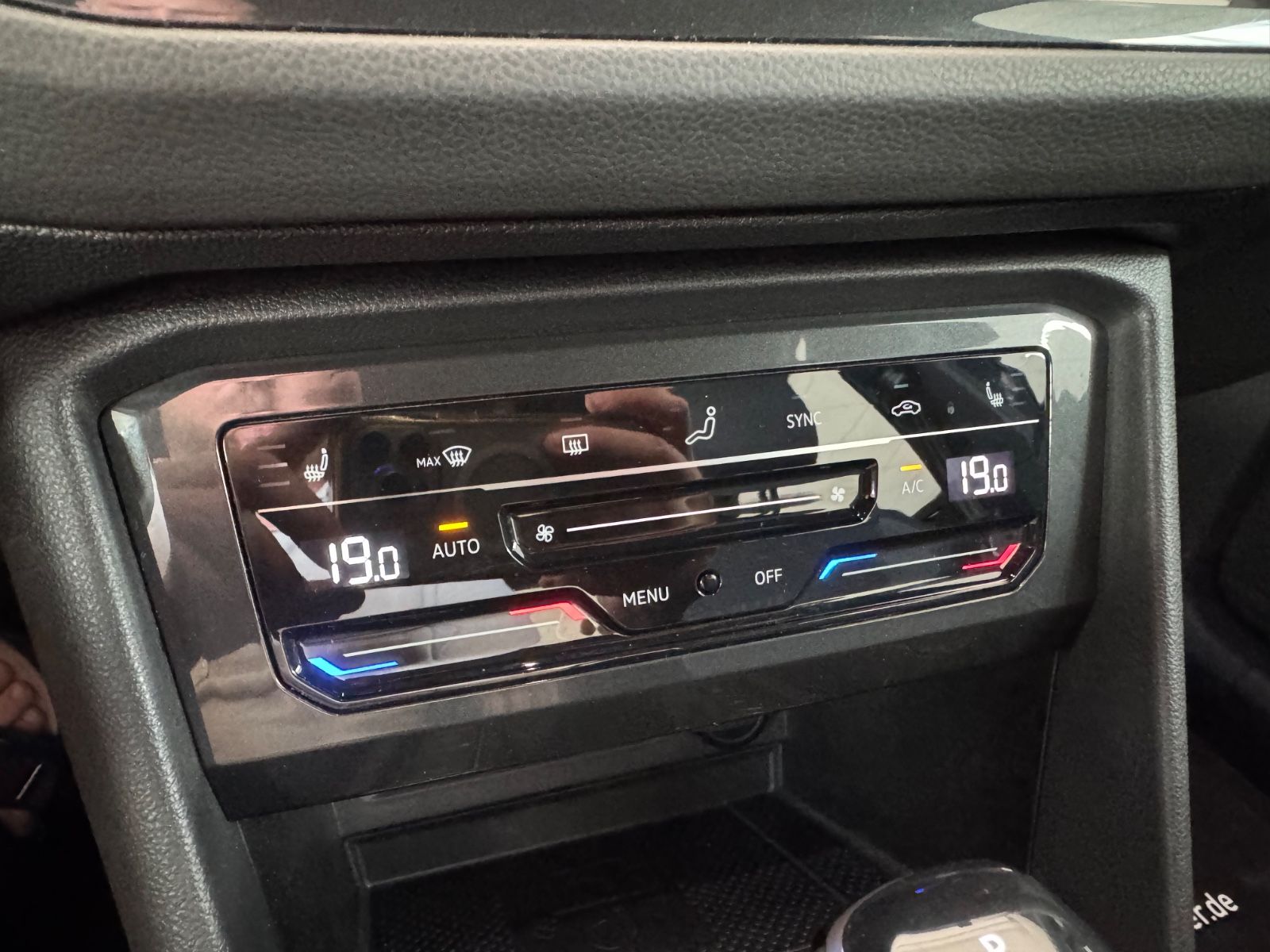 Fahrzeugabbildung Volkswagen Tiguan Active eHybrid/Navi/LED/AHK/HUD/360°Cam/