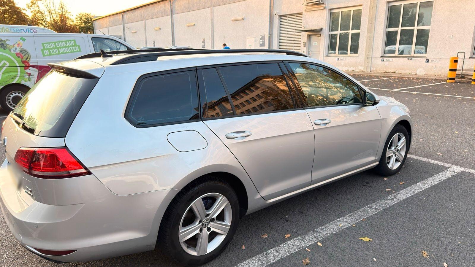 Volkswagen Golf 2013 — engine 105 HP (77kW)
