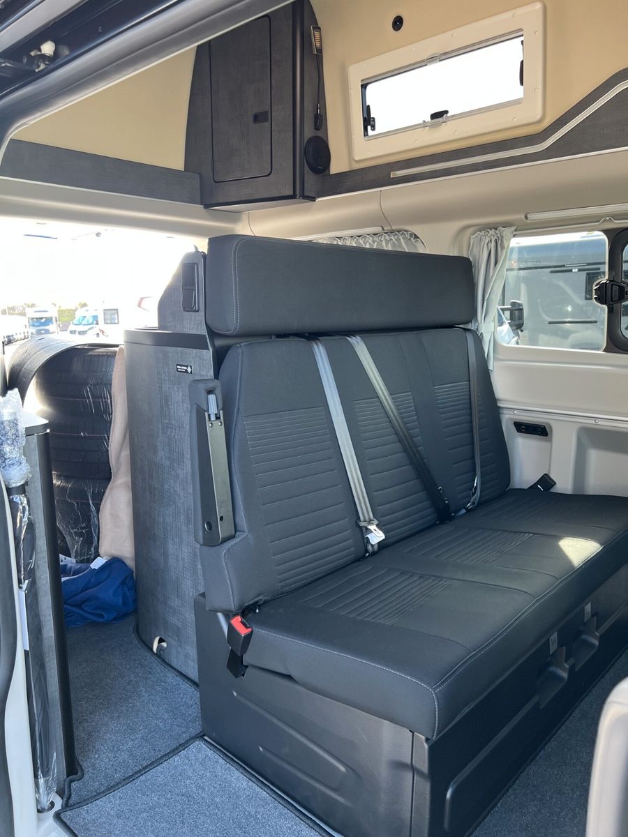 Fahrzeugabbildung Ford Nugget Custom HD Hochdach Westfalia