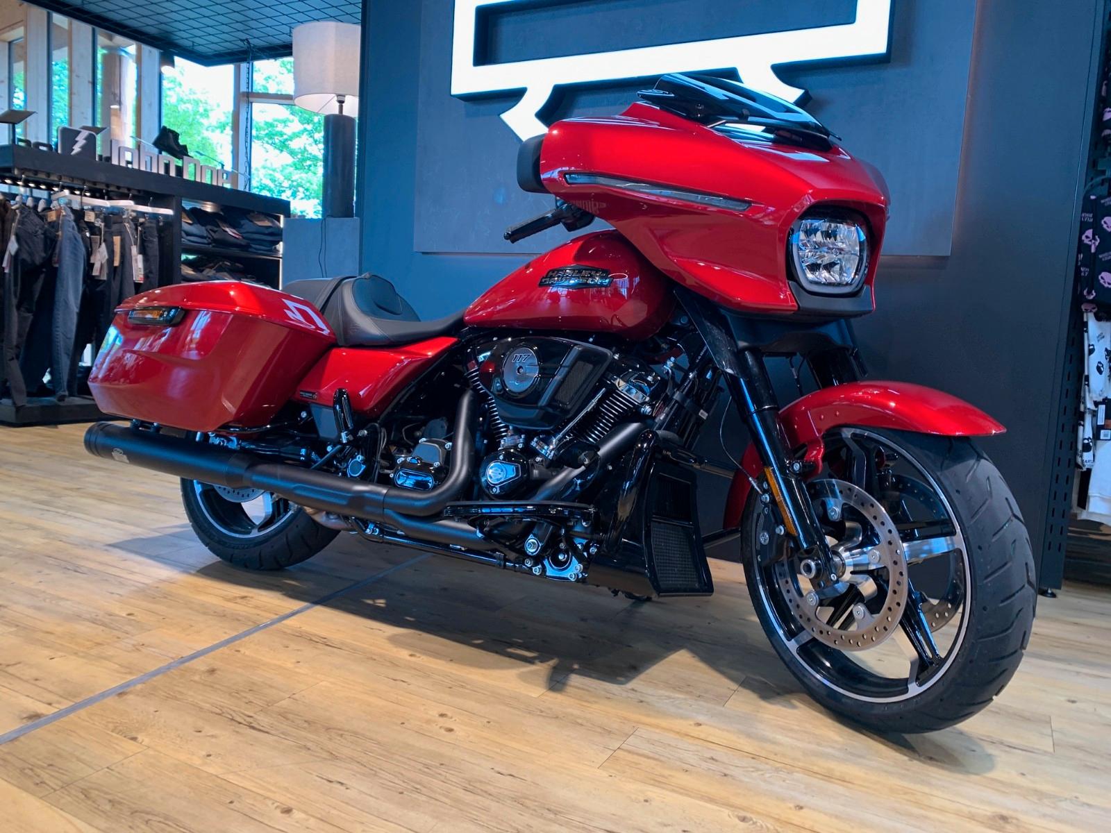 Harley-Davidson Street Glide 117 mit Jekill&Hyde, Black Trim